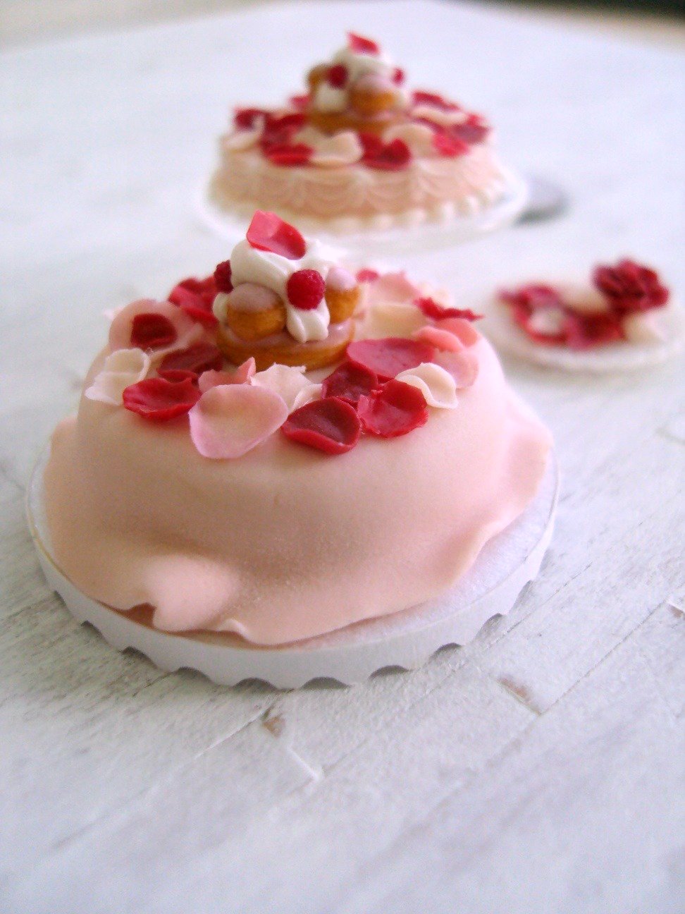 Miniature Rose Petal Cake St Honore - Marie Antoinette Range - 1/12 Scale Dollhouse Miniature